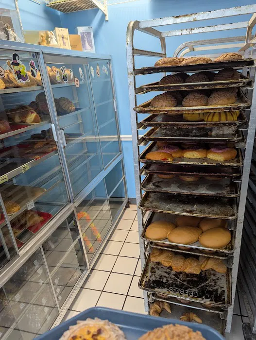 La Mexicana Bakery Picture 10