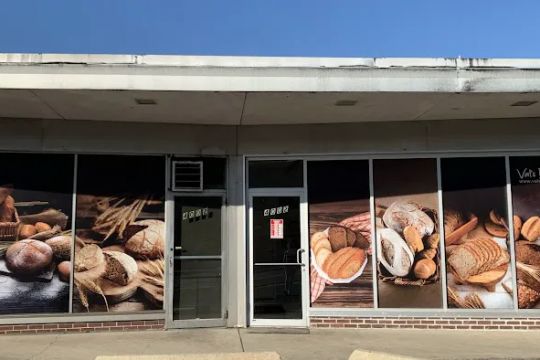 Val's Bakery