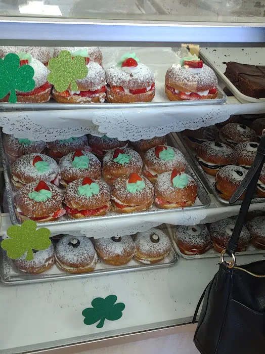 House Of Cakes Picture 10