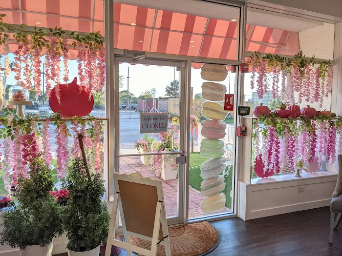 LeilaLove Patisserie Macarons shop Picture 4