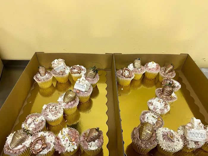 Dulce By Dori Bakery & Sweet Shop Picture 6
