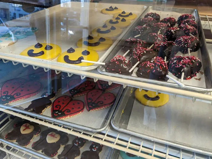 Lilac Bakery Picture 9
