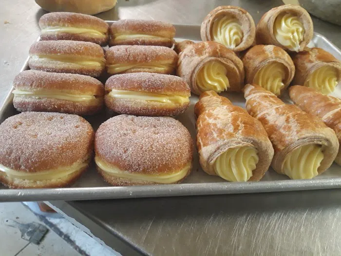 Tus Amigos Panaderia y Dulceria Picture 6