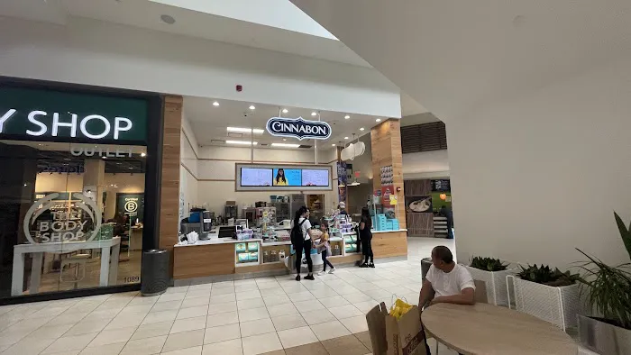 Cinnabon Picture 6