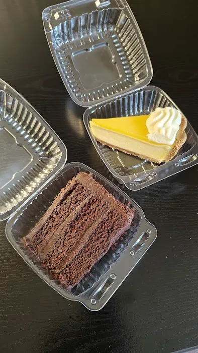 Eli's Cheesecake at O'Hare Airport Picture 9
