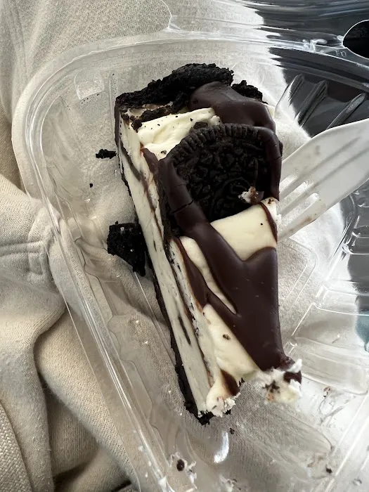 Eli's Cheesecake at O'Hare Airport Picture 8