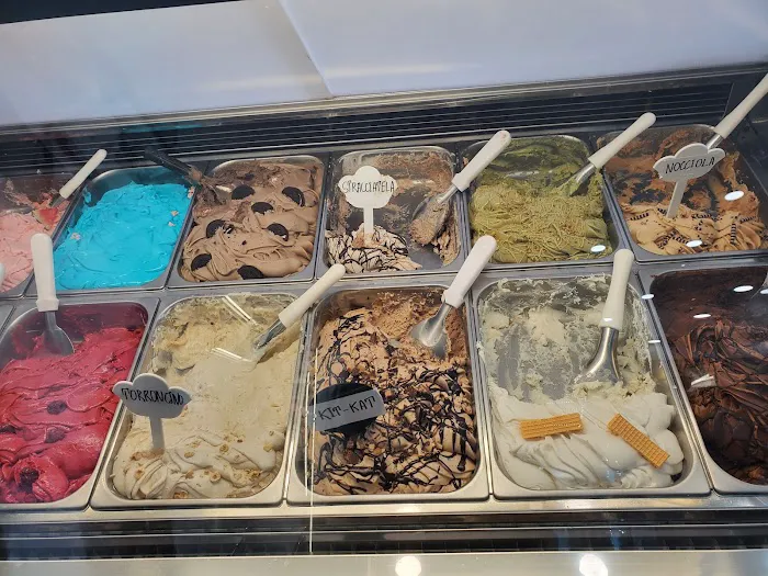 New Paradise Bakery Picture 5