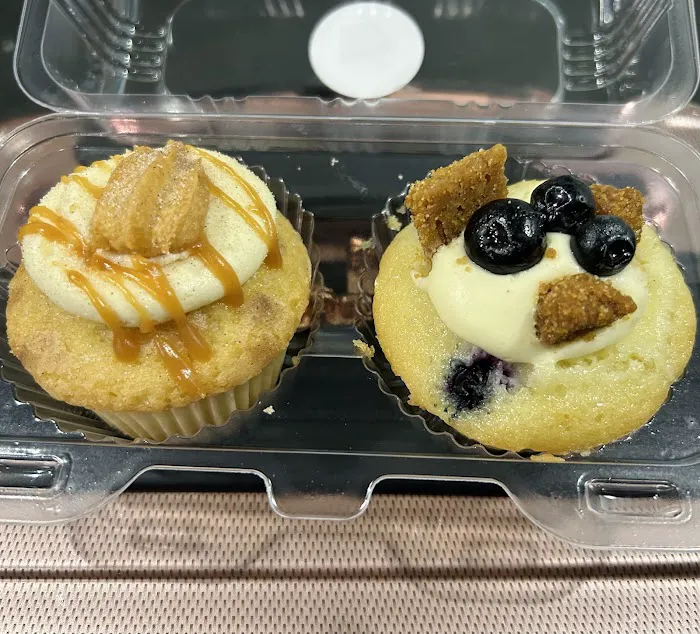 Molly's Cupcakes Picture 5