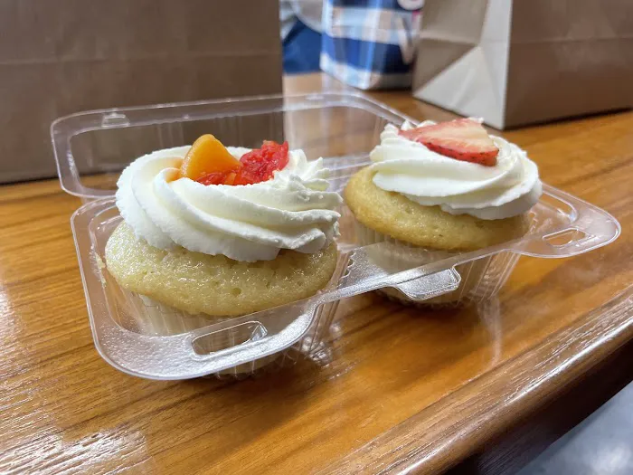 Molly's Cupcakes Picture 8