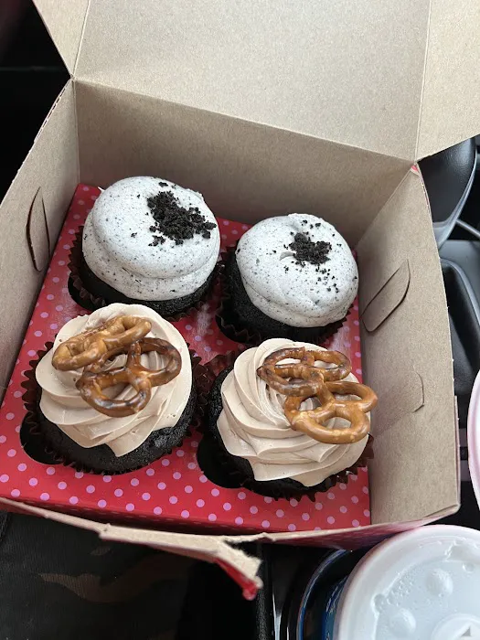 Smallcakes: A Cupcakery and Creamery of Elmhurst Picture 8