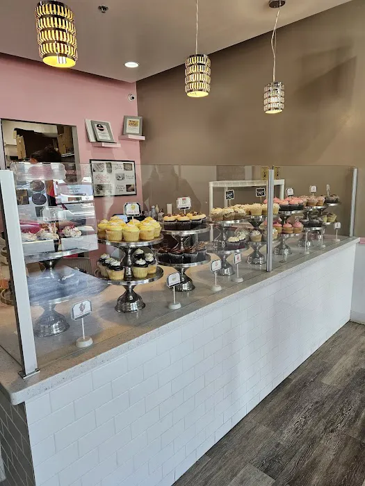 Smallcakes: A Cupcakery and Creamery of Elmhurst Picture 5