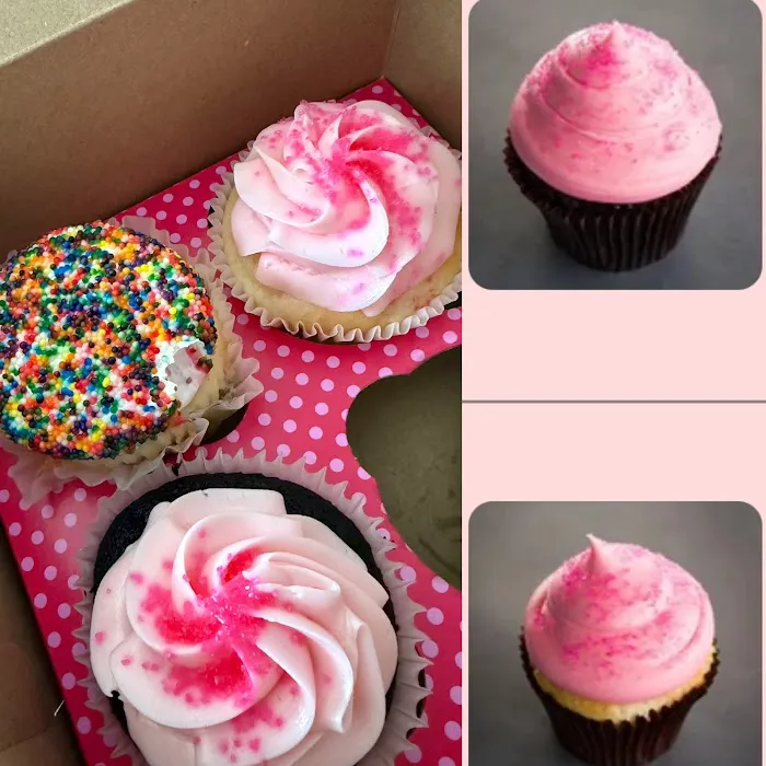 Smallcakes: A Cupcakery and Creamery of Elmhurst Picture 4