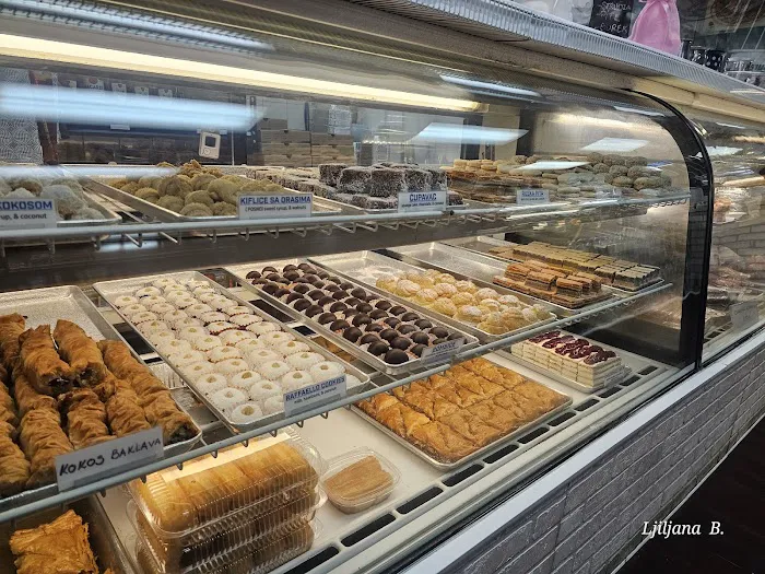 Sandy's Bakery & Deli Picture 4