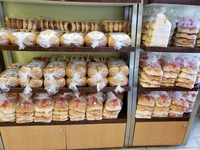 Valerio's Tropical Bakeshop Picture 7