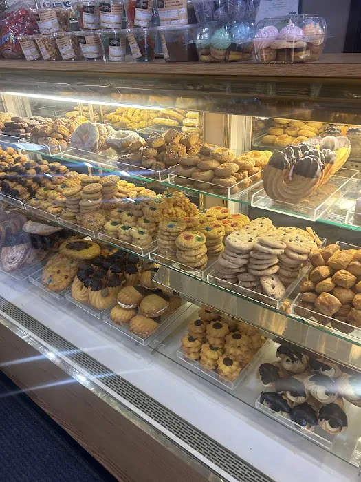 Guss Bakery Picture 4