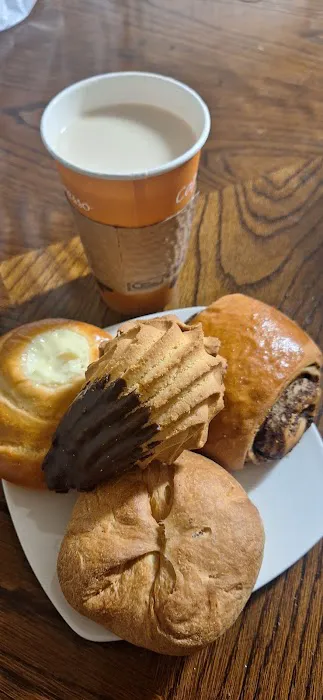 Guss Bakery Picture 5