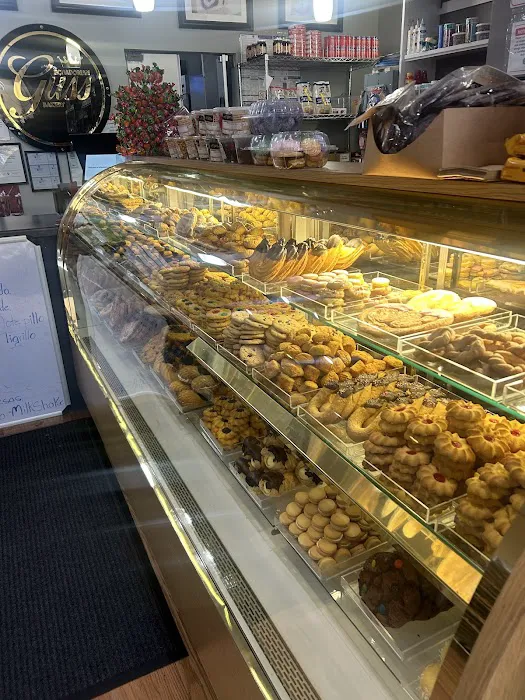 Guss Bakery Picture 8
