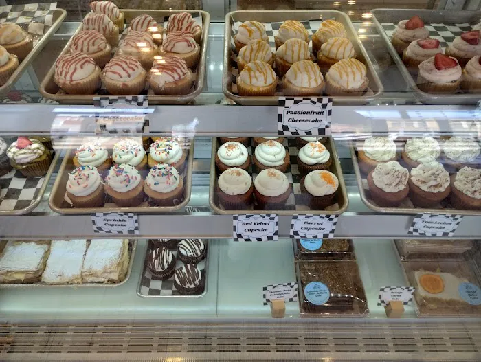 Miski Custom Cakes & Bakery Picture 1