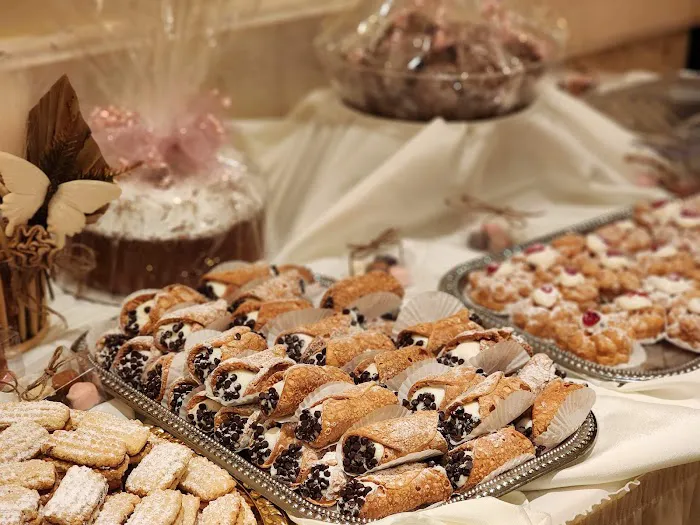 Italian Bakery Picture 9