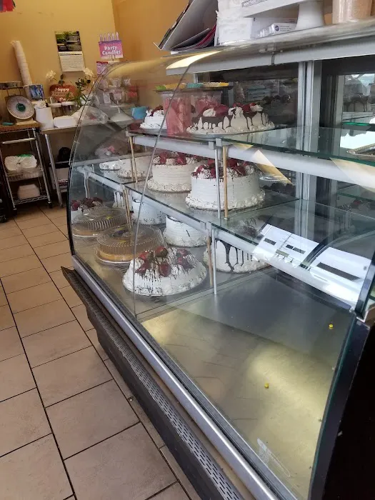 JIREH Bakery & Pizzeria Picture 4