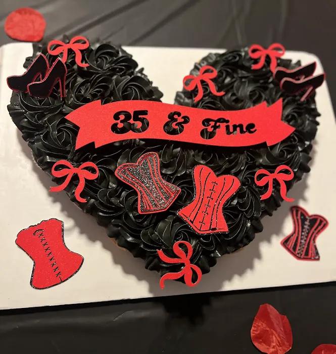 Mouthful of Cakes Custom Cake/Treat Shop Picture 6