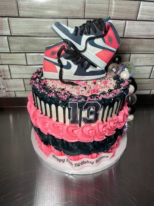 Mouthful of Cakes Custom Cake/Treat Shop Picture 8