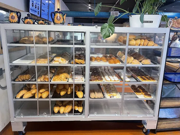 Aracely's Bakery Picture 9