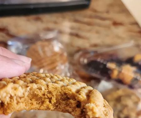 Mickii's - Cookies, Cobblers & More
