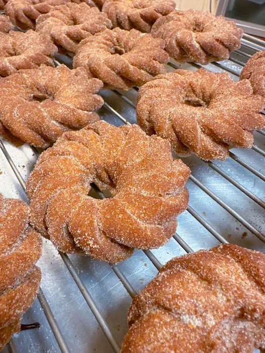 Somethin’ Sweet Donuts Picture 3