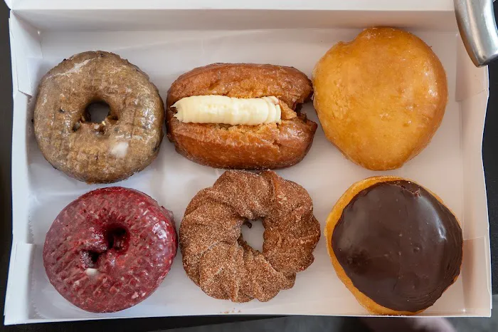 Somethin’ Sweet Donuts Picture 4
