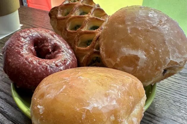 Somethin' Sweet Donuts