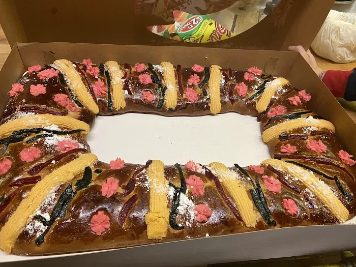 La Luna Bakery Picture 7