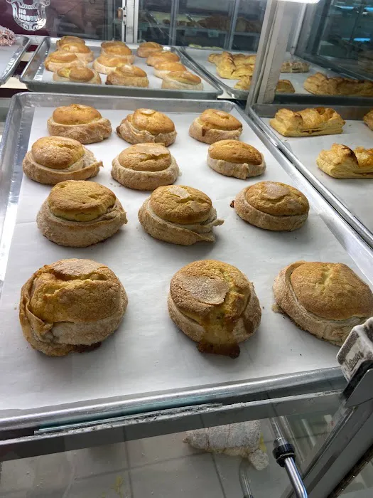 La Luna Bakery Picture 9