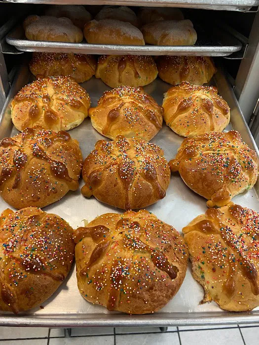 La Luna Bakery Picture 2