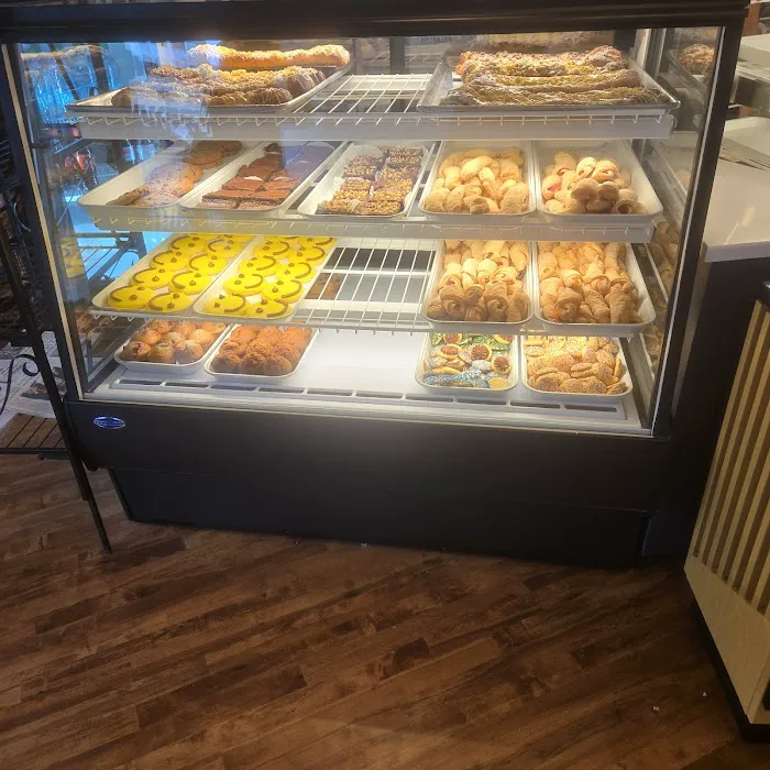 Iversen's Bakery Picture 3