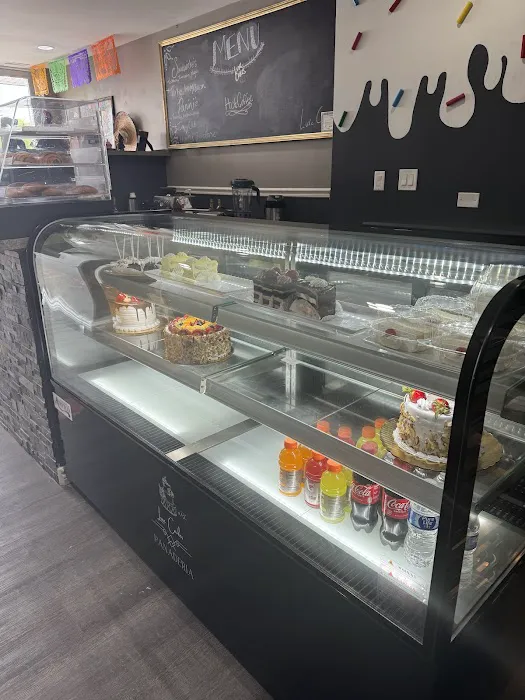 Luxe Cakes Panaderia Picture 5