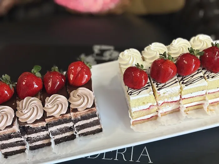 Luxe Cakes Panaderia Picture 1