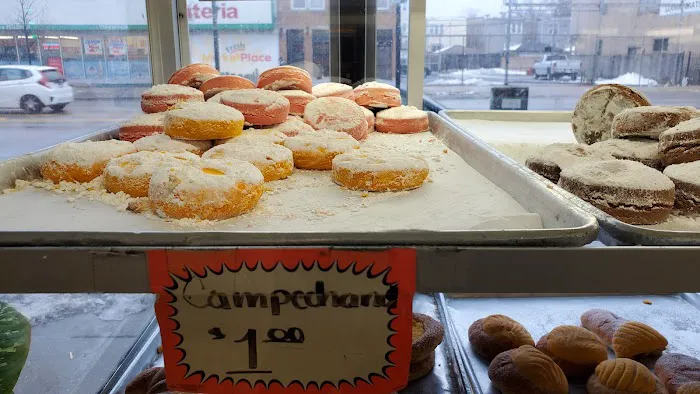 La Luna Bakery Panaderia Picture 4