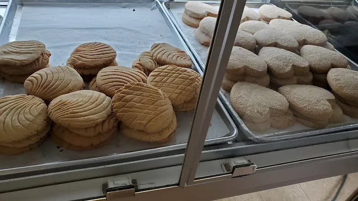 La Luna Bakery Panaderia Picture 1