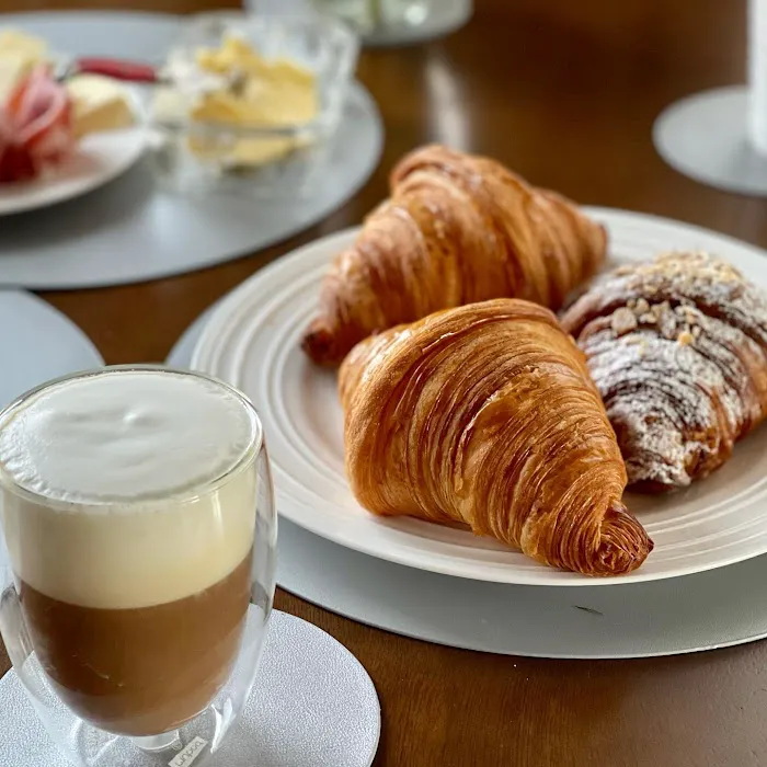pHlour Bakery & Cafe Picture 10