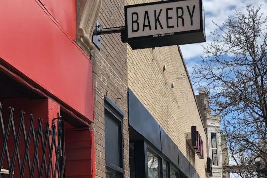 pHlour Bakery & Cafe