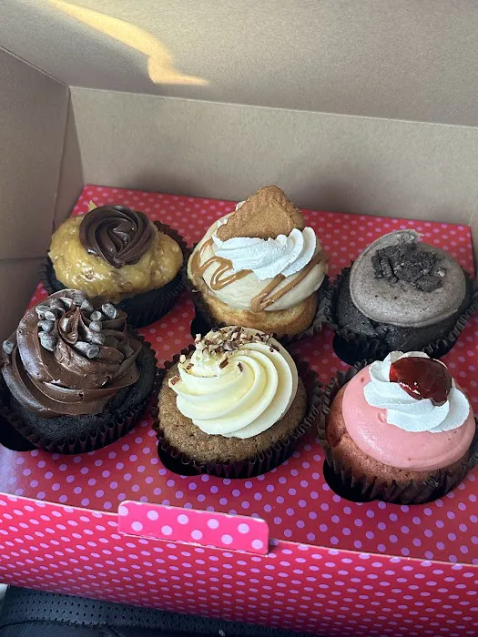SmallCakes Cupcakery Picture 6