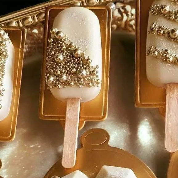 Kristi’s Cake Treats Picture 1