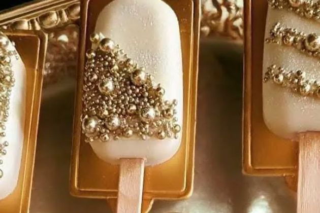 Kristi’s Cake Treats