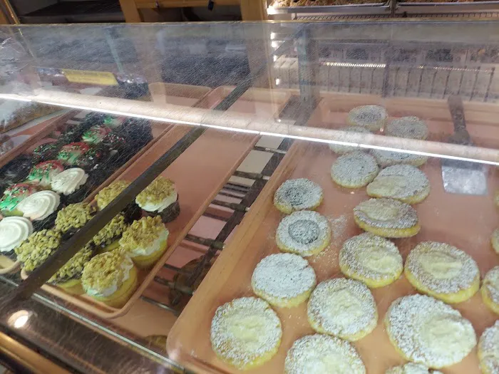 Wolf's Bakery Picture 1