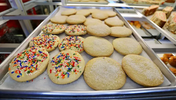M Bakery Picture 6