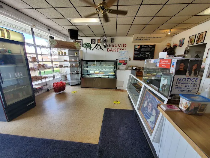Vesuvio Bakery & Deli Picture 2