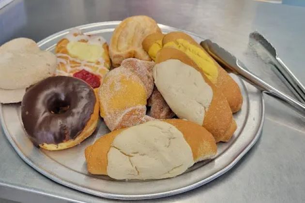Pineda's Bakery