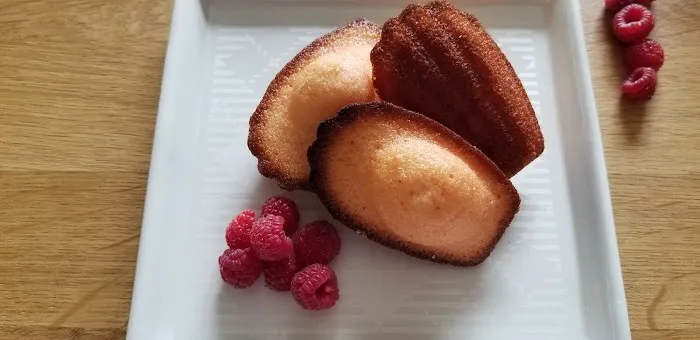 Sweet crepes and cakes Picture 2