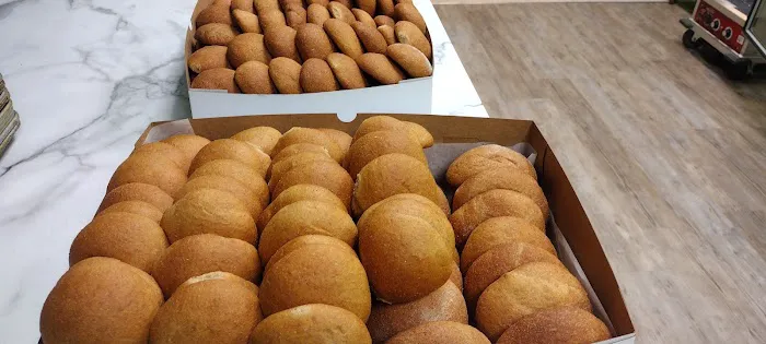 Panaderia la casa de paco Picture 5